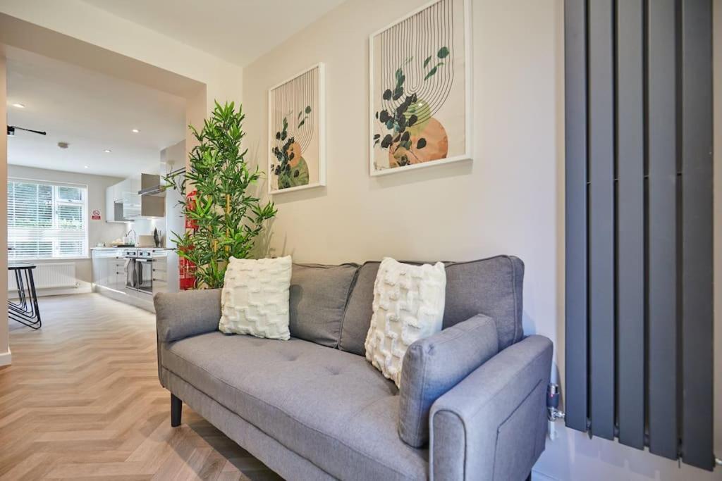 Newly Fully Renovated Large 6 Bed Opposite Park Villa NWI Buitenkant foto